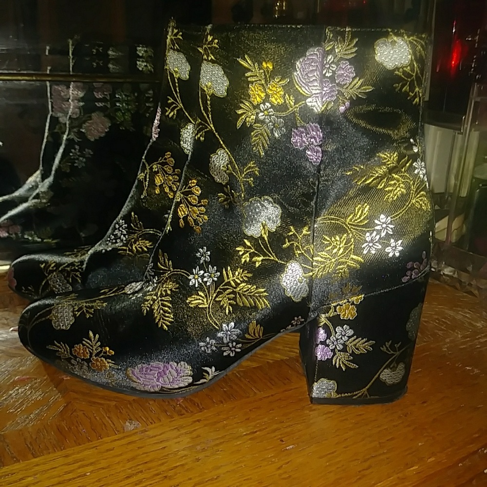Cute Floral Booties!!